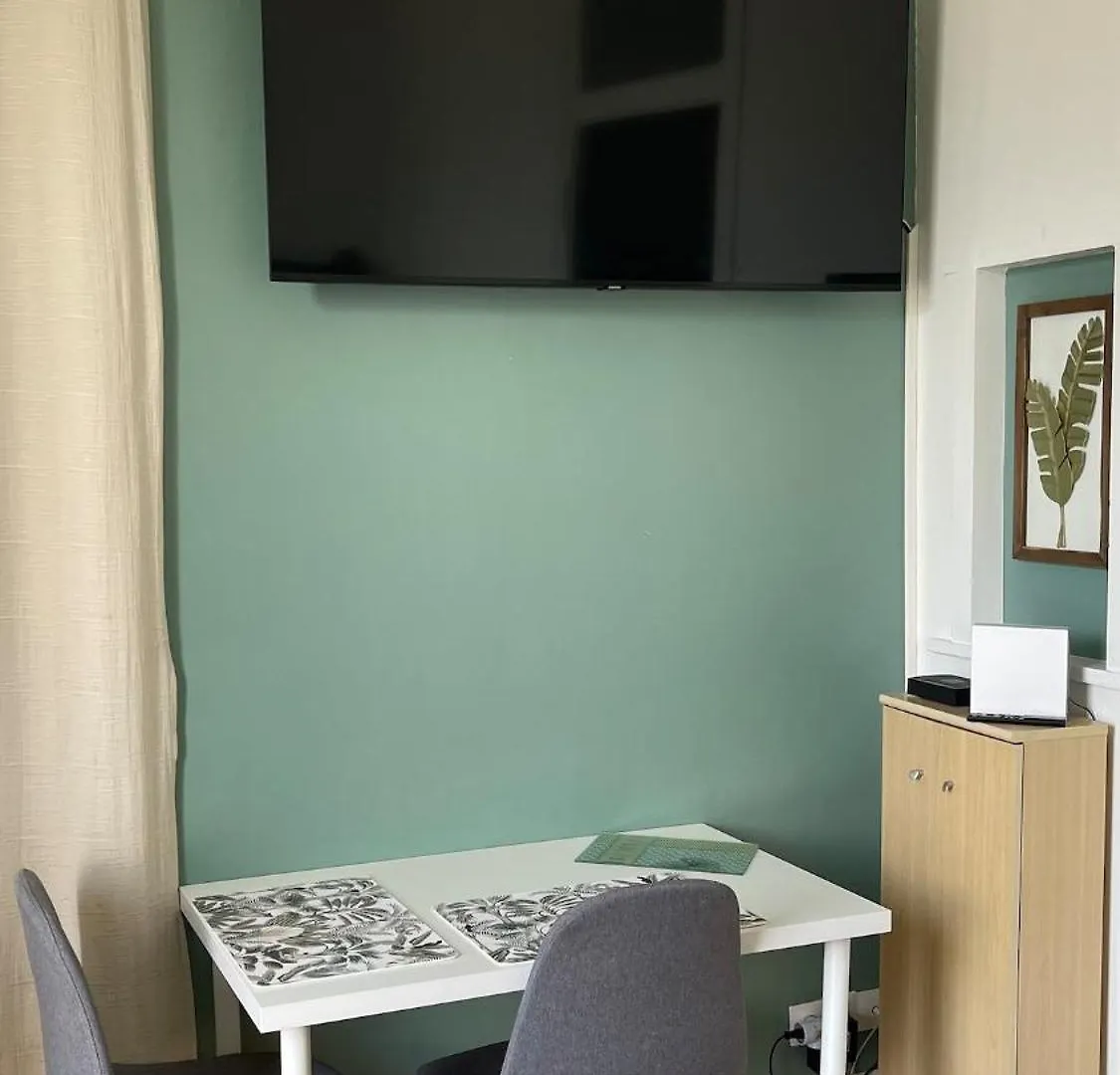 Apartment Studio Calme, Piscine - Proche Thermes Et Centre Aix-les-Bains